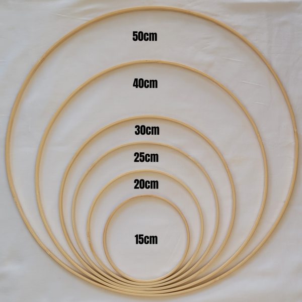 Holzringe aus Bambus in verschiedenen Größen von 15 cm bis 50 cm – perfekte Holzreifen zum Basteln